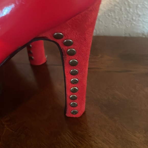 Vintage red platform studded heels - Picture 2 of 6